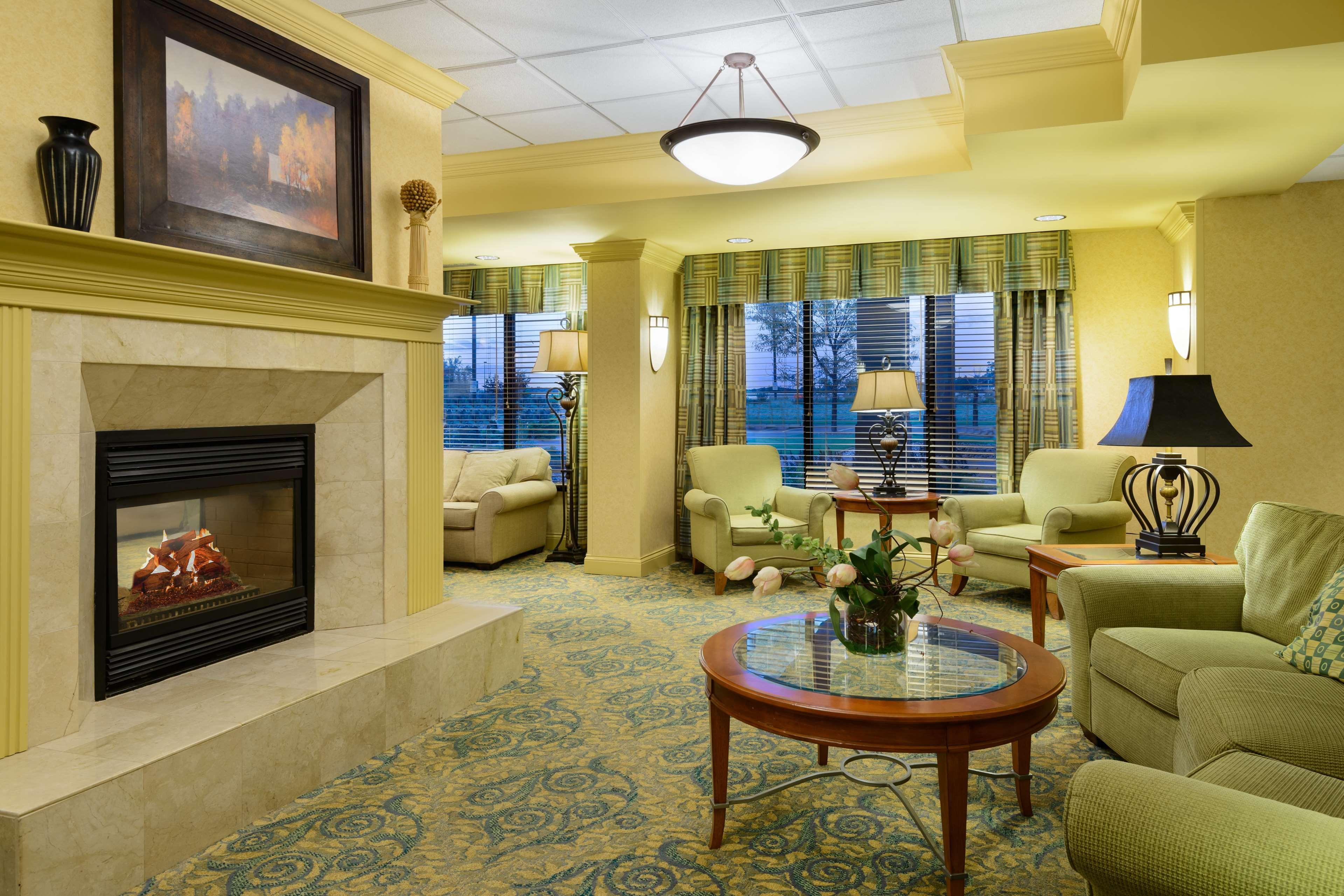 Hotel Hampton 2*